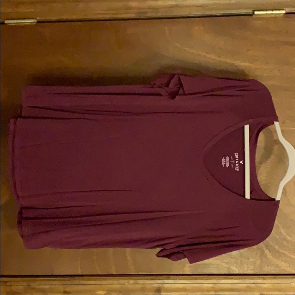 AE SOFT & SEXY V-NECK T-SHIRT